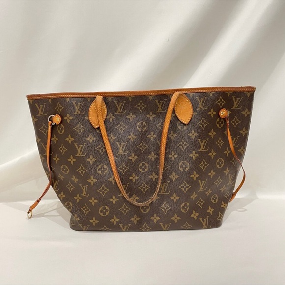 Authentic Pre-Loved Louis Vuitton Neverfull MM Monogram - Picture 2 of 14